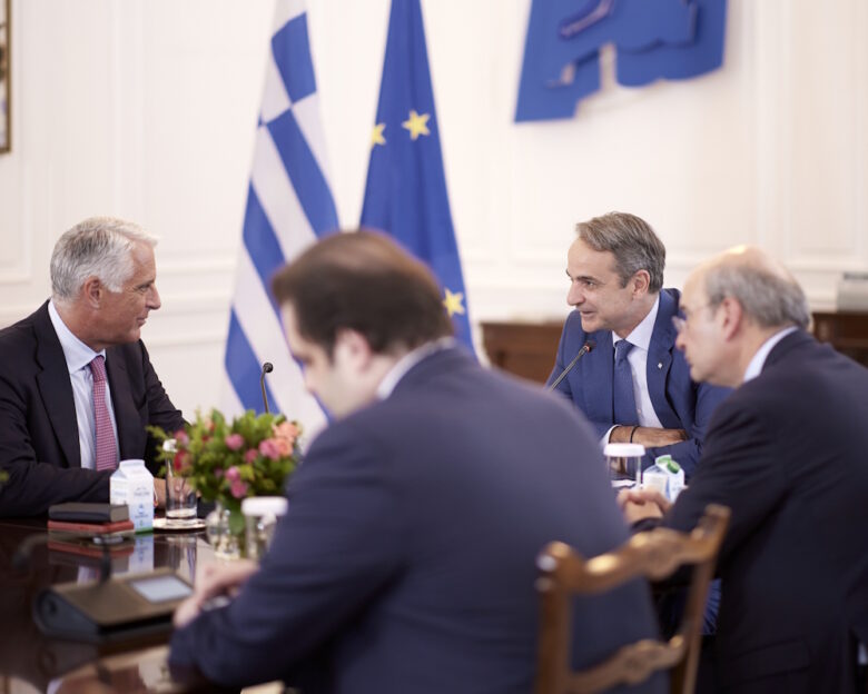 Μητσοτάκης στον CEO της UniCredit: Καλωσορίζουμε την επένδυση στην Alpha Bank – Θα συμβάλλει περισσότερο στην ανάπτυξη της οικονομίας