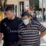Ο δράστης της δολοφονίας του επιχειρηματία στη Λαμία, κατά την προσαγωγή του στα δικαστήρια