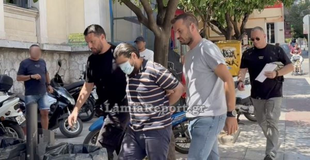 Κατά τη μεταφορά του 42χρονου στα δικαστήρια Λαμίας
