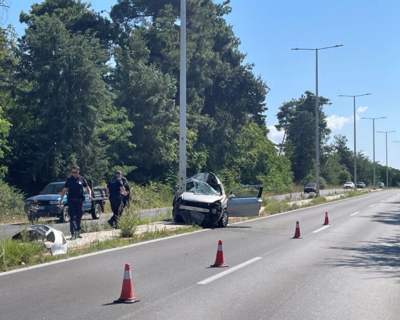 Λάρισα: Νεκρή γυναίκα σε τροχαίο – Το αυτοκίνητό της καρφώθηκε σε κολόνα στην εθνική οδό