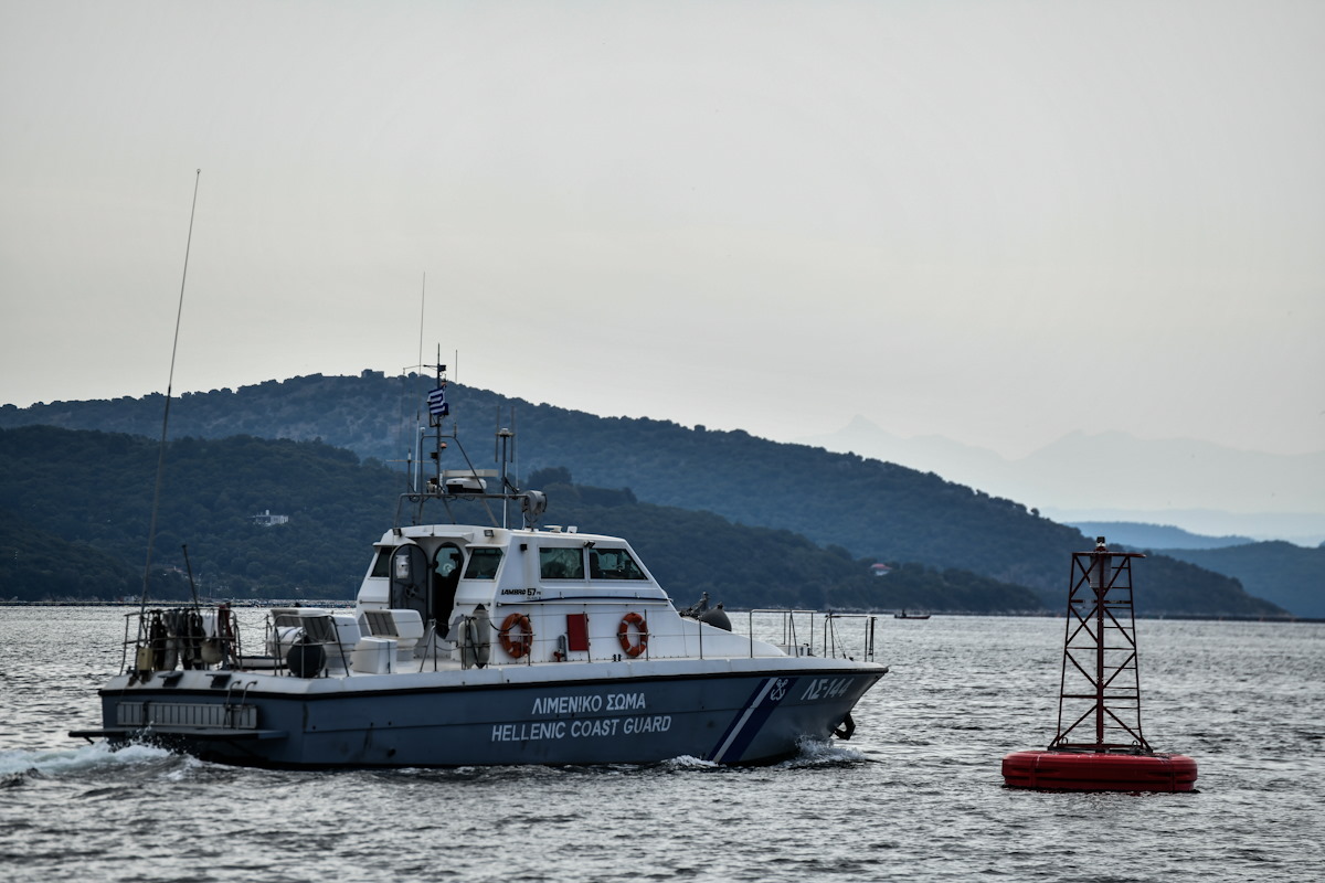 Ένα σκάφος του Λιμενικού