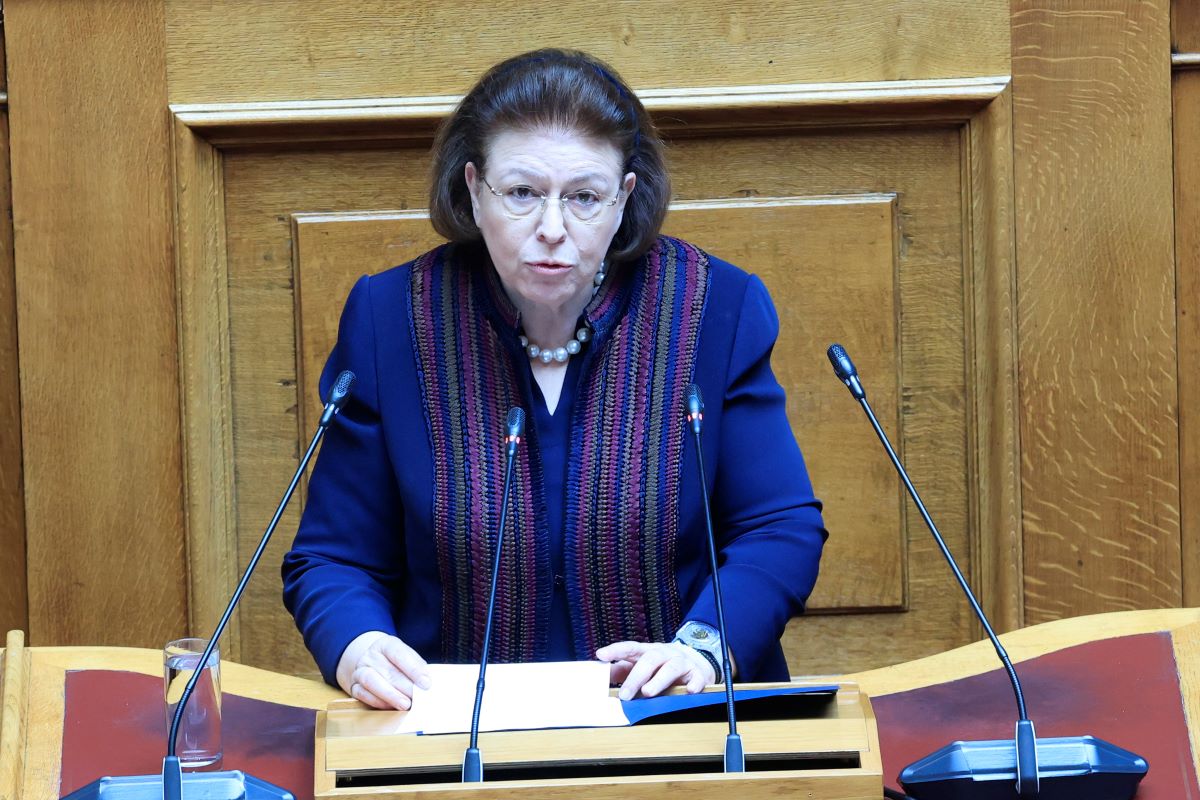 Η υπουργός Πολιτισμού Λίνα Μενδώνη
