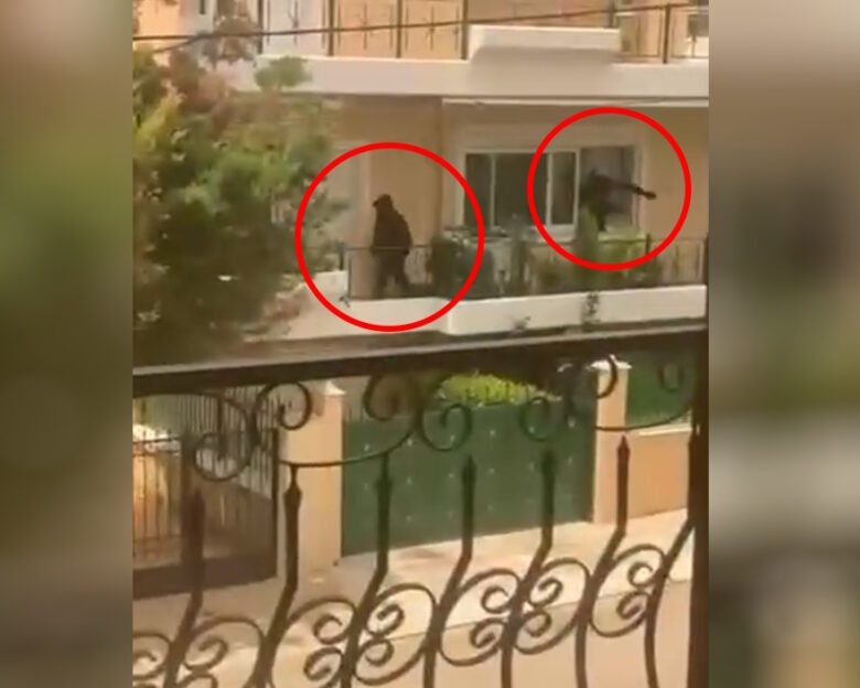 Νέα Κηφισιά: Γείτονας «τσάκωσε» 3 κουκουλοφόρους να «μπουκάρουν» σε σπίτι – Η στιγμή που διαφεύγουν από το μπαλκόνι