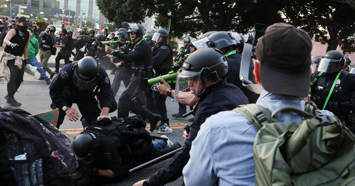 Los Angeles: Trump calls animals calls demonstrators – in emergency state The city after violent conflicts for expulsion of immigrants