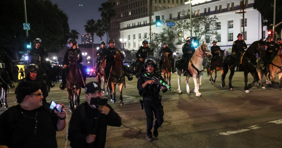 Trump puts on new fires in Los Angeles who will “liberate” from “foreign invaders”: “He behaves like a tyrant, not as president”