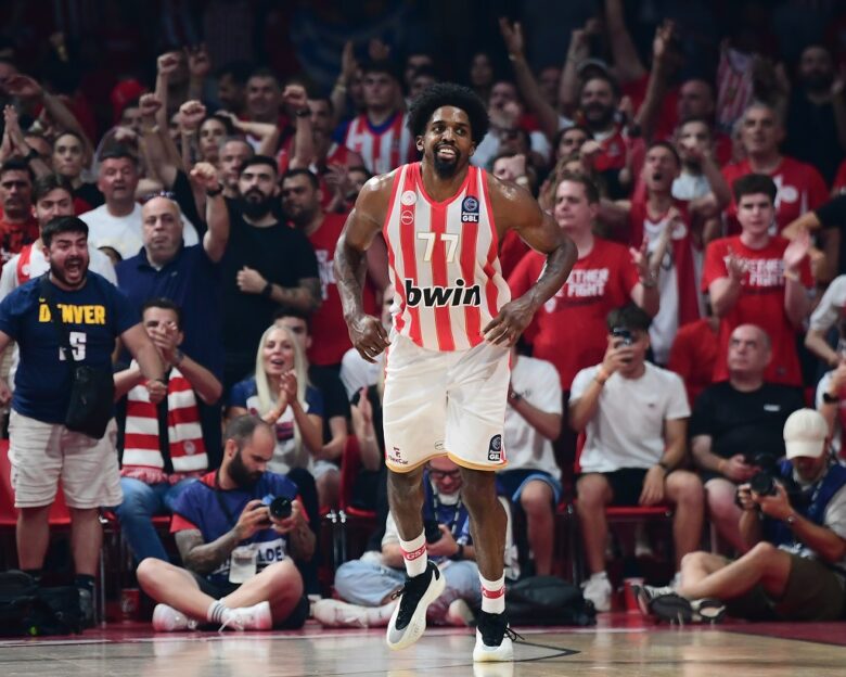 Ολυμπιακός – Παναθηναϊκός 85-71: Ερυθρόλευκος πρωταθλητής μέσα στο ΣΕΦ με «πάρτι» κόντρα στους «πράσινους»