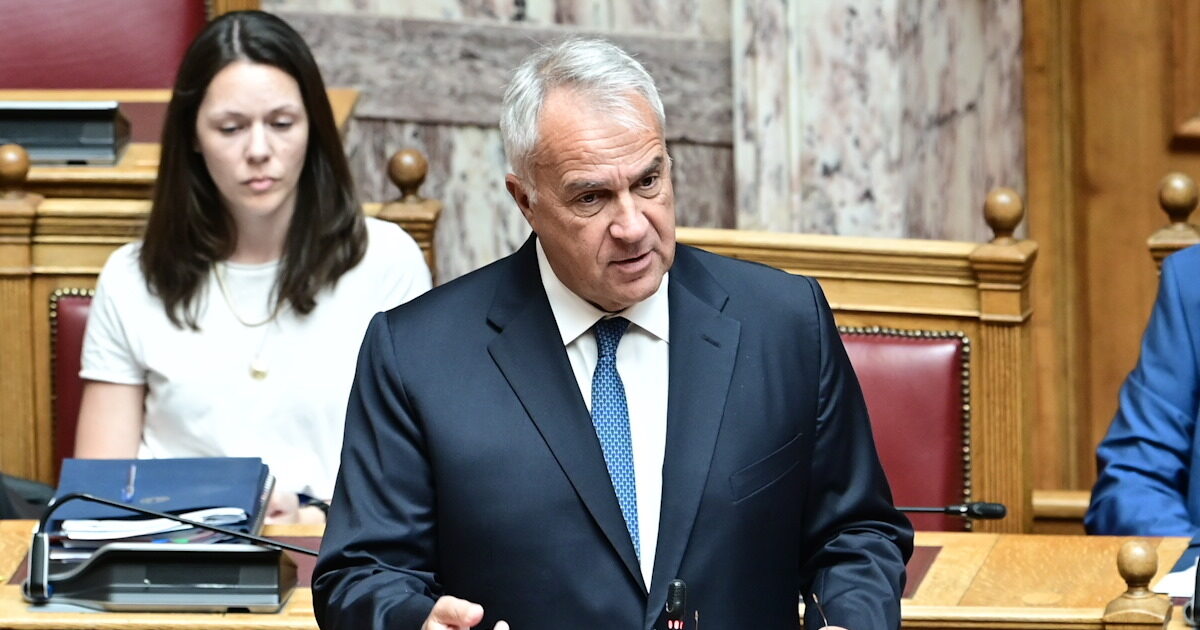 Προανακριτική για Βορίδη και Αυγενάκη αλλά χωρίς μοντέλο Τριαντόπουλου ^ στο πόδι ο αγροτικός κόσμος ^ σφοδρή ανησυχία στη ΝΔ μήπως δεν πιάσει ούτε το 25% ^ διαψεύδονται σενάρια πρόωρων εκλογών 