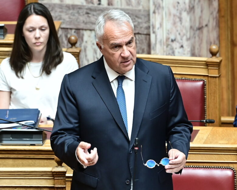 Παραιτήθηκαν ο Μάκης Βορίδης και οι υφυπουργοί Σταμενίτης, Μπουκώρος και Χατζηβασιλείου για τον ΟΠΕΚΕΠΕ