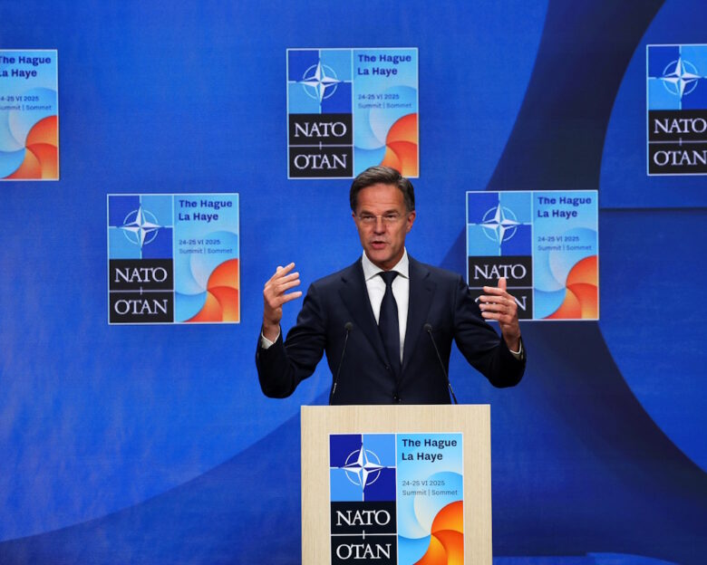 Σύνοδος ΝΑΤΟ: Τι σημαίνει για την Ελλάδα το 5% του ΑΕΠ για αμυντικές δαπάνες έως το 2035