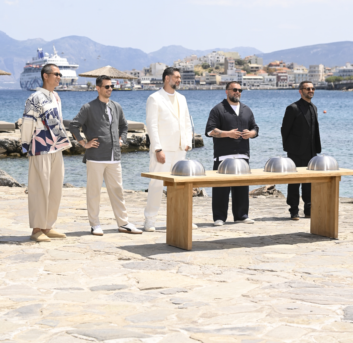 Οι κριτές με τους καλεσμένους τους