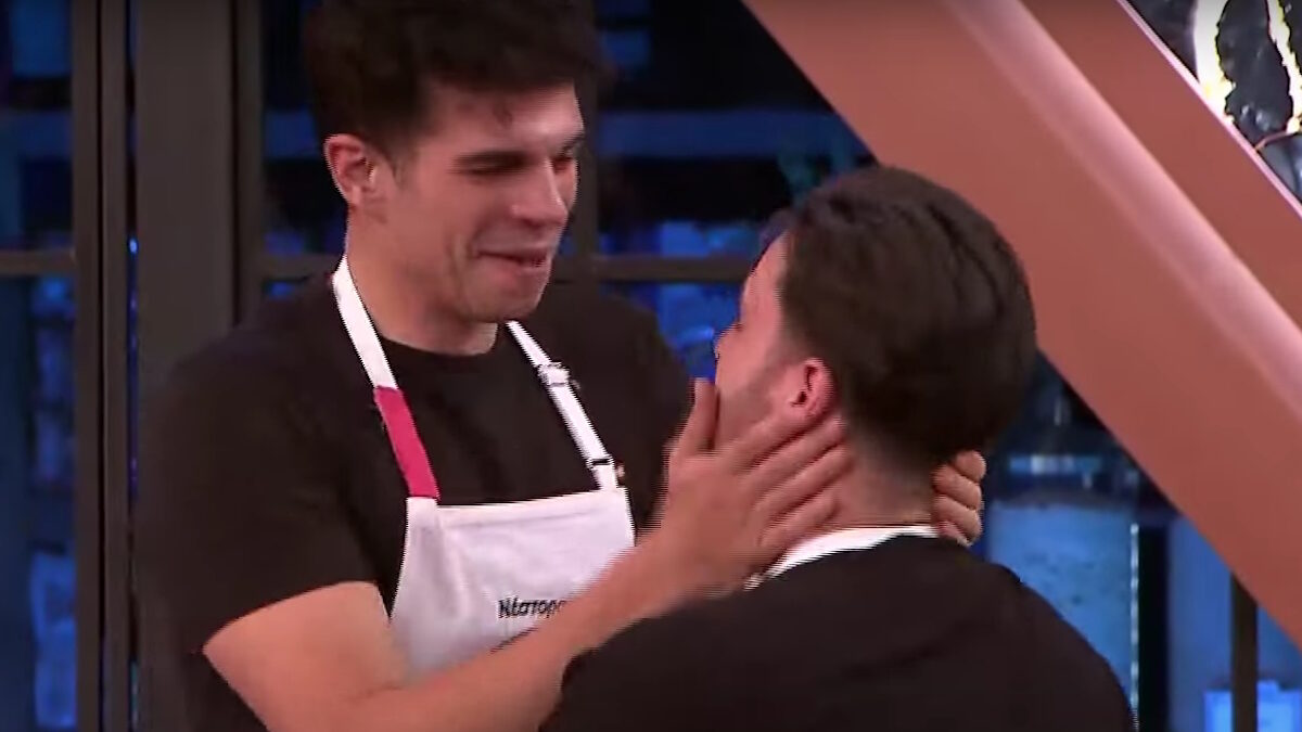 Ο Νέστορας (αριστερά) και ο Λευτέρης (δεξιά) είναι οι δύο παίκτες που πέρασαν στον τελικό του φετινού MasterChef