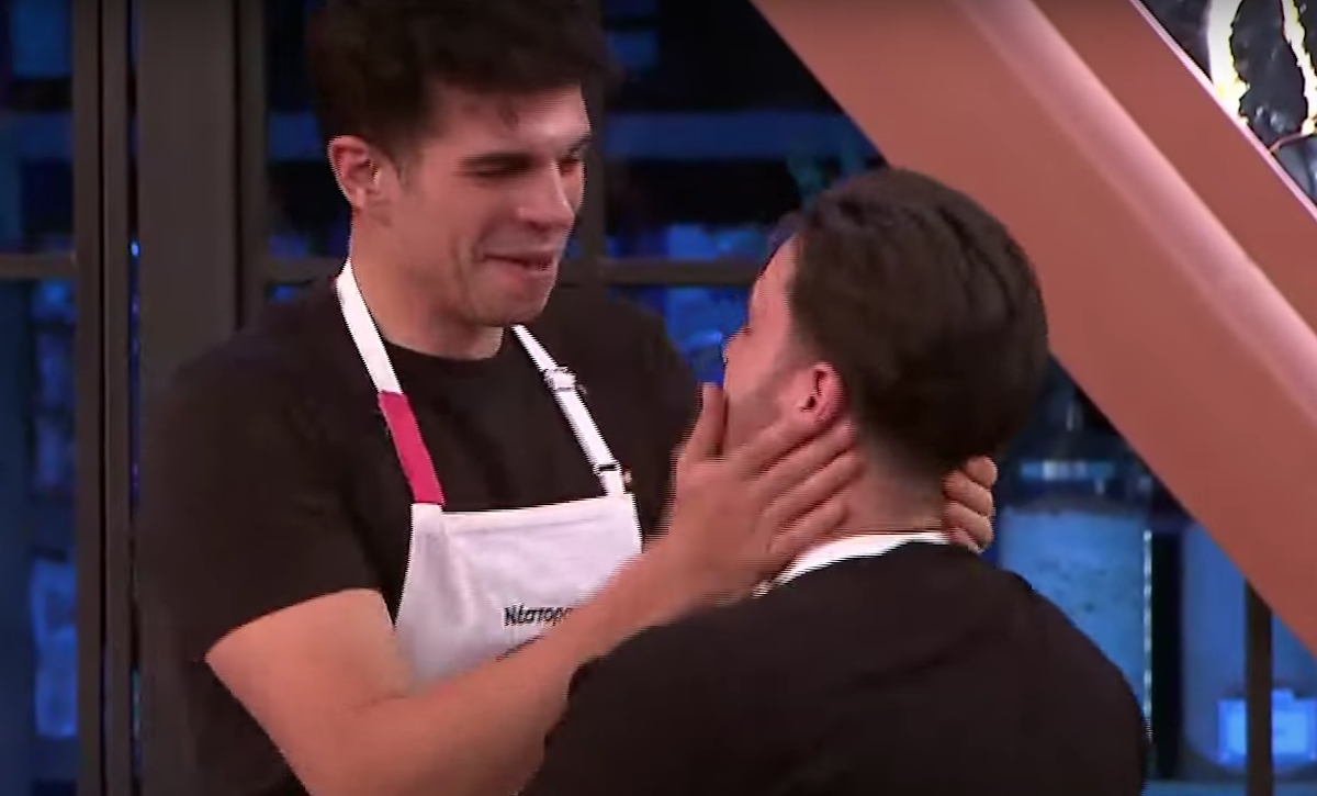 Ο Νέστορας (αριστερά) και ο Λευτέρης (δεξιά) είναι οι δύο παίκτες που πέρασαν στον τελικό του φετινού MasterChef