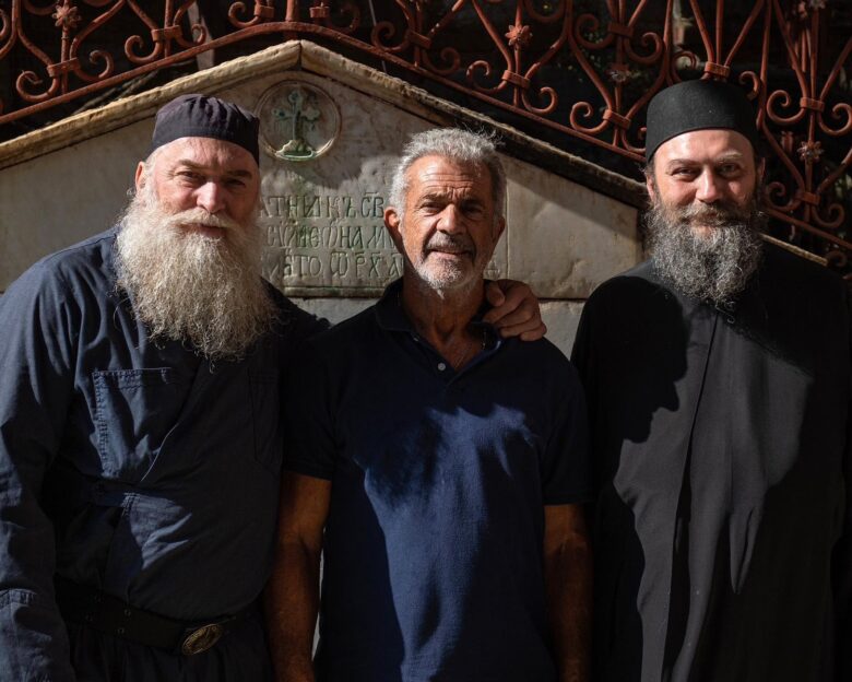 Ο Μελ Γκίμπσον στο Άγιο Όρος: Στη Μονή Χιλανδαρίου της Σερβικής Ορθόδοξης Εκκλησίας