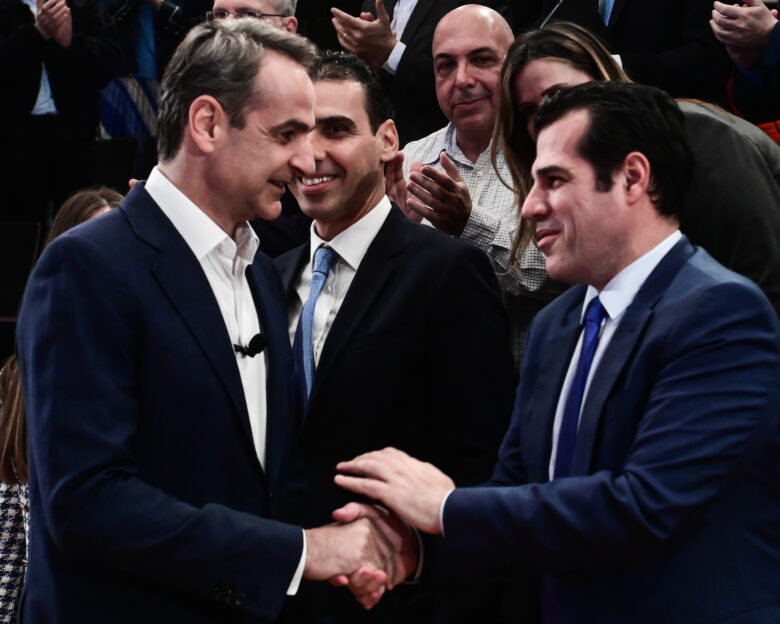 Πώς ο Κυριάκος Μητσοτάκης κατέληξε στους Πλεύρη, Θεοχάρη, Ανδριανό και Δερμεντζόπουλο: Το ταξίδι στα Χανιά που δεν έγινε και το κρίσιμο νομοσχέδιο για το Μεταναστευτικό