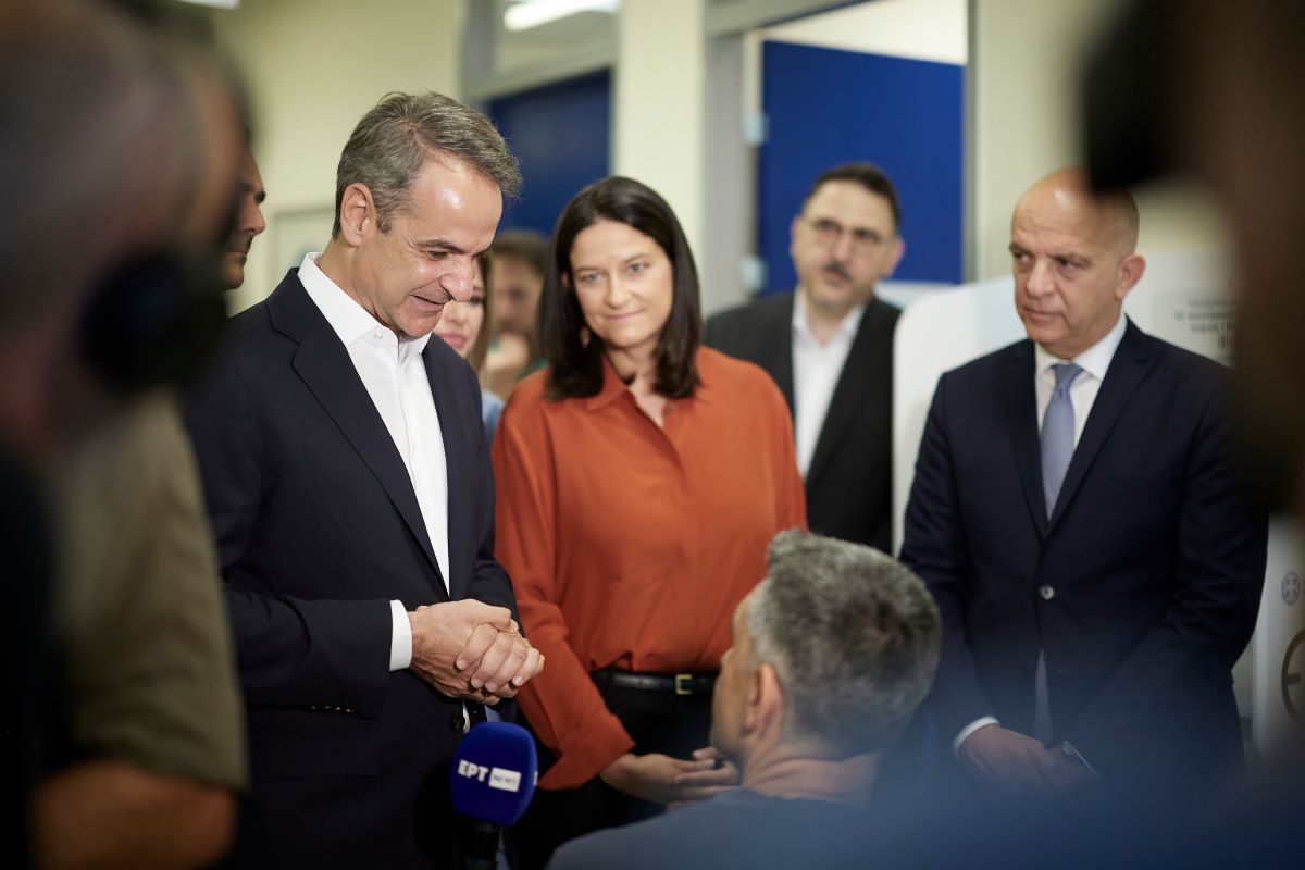 Ο Κυριάκος Μητσοτάκης και η Νίκη Κεραμέως στο ΚΕΠΑ Γαλατσίου
