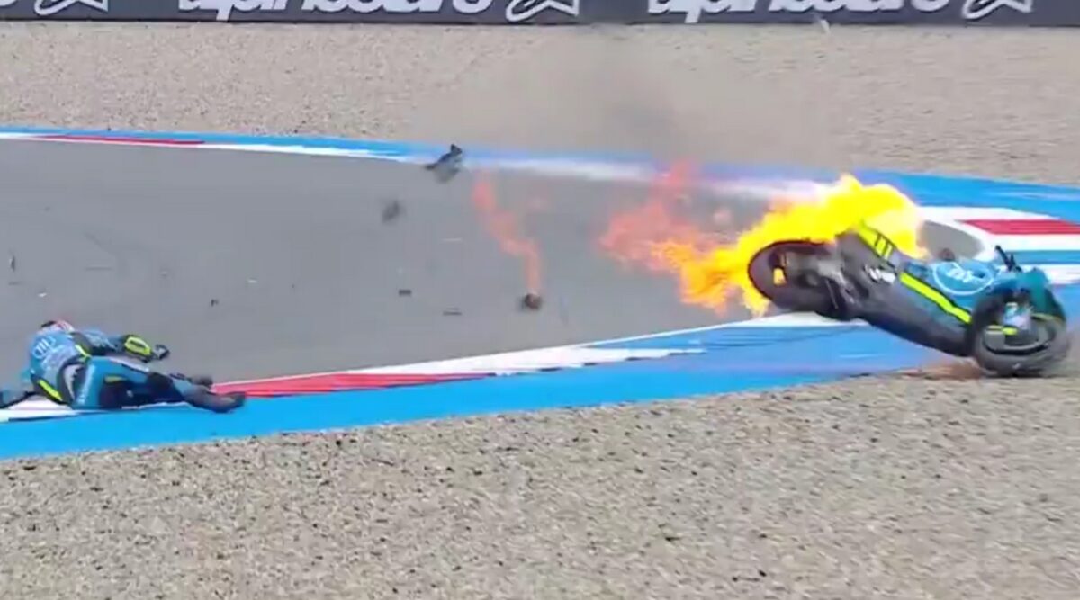 Moto GP: Τρομακτικό ατύχημα με μηχανή να τυλίγεται στις φλόγες – Γλύτωσε την τελευταία στιγμή ο οδηγός