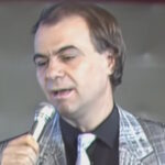 Ο τραγουδιστής Κώστας Μοναχός