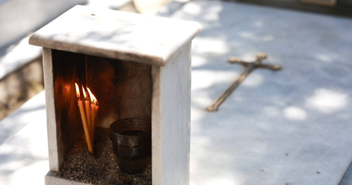 Thessaloniki: They disagreed with the mother and husband’s exhumation and attacked a municipal employee with Steiliari