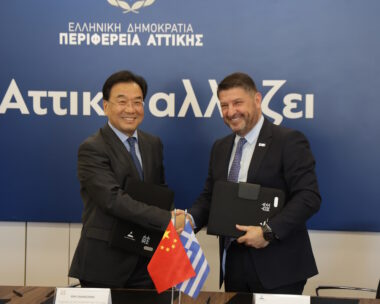 Ο Περιφερειάρχης Αττικής, Νίκος Χαρδαλιάς με τον Γενικό Γραμματέα της κινεζικής Περιφέρειας Ζιανγκσού, Xin Changxing