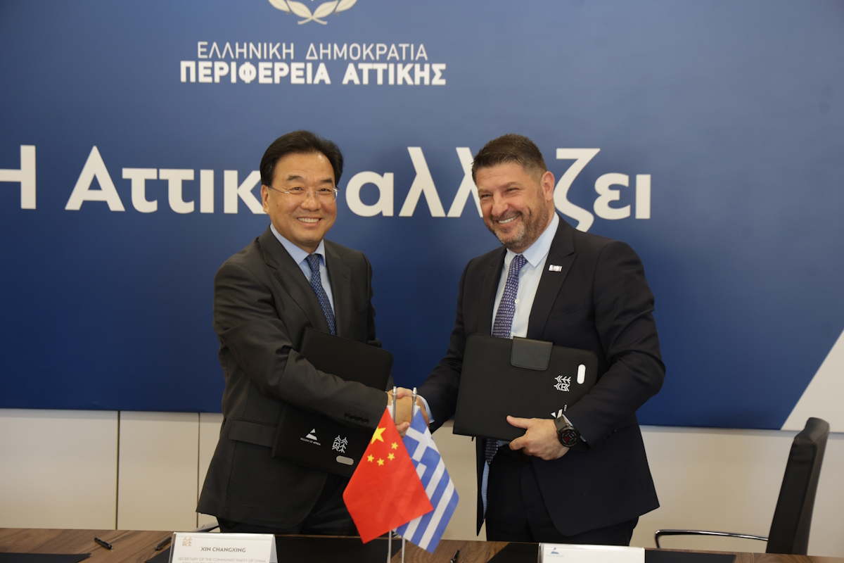 Ο Περιφερειάρχης Αττικής, Νίκος Χαρδαλιάς με τον Γενικό Γραμματέα της κινεζικής Περιφέρειας Ζιανγκσού, Xin Changxing