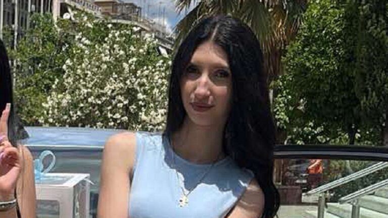 Η νονά