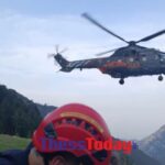 Με τη συνδρομή ελικοπτέρου κατάφεραν να μεταφέρουν σε ασφαλές σημείο τον πολυτραυματία ορειβάτη