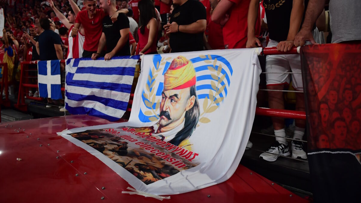 Εικόνα από τις εξέδρες του ΣΕΦ πριν το Ολυμπιακός - Παναθηναϊκός (ΦΩΤΟ KLODIAN LATO