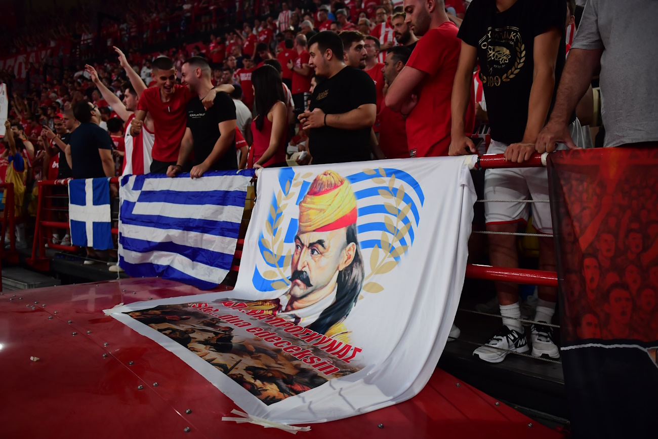 Εικόνα από τις εξέδρες του ΣΕΦ πριν το Ολυμπιακός - Παναθηναϊκός (ΦΩΤΟ KLODIAN LATO