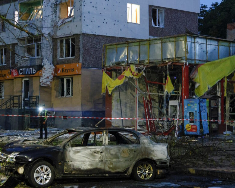 Ουκρανία: Ένας νεκρός και πολλοί τραυματίες από ρωσικές επιθέσεις – Χωρίς ρεύμα χιλιάδες πολίτες σε ρωσοκρατούμενες περιοχές