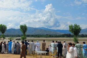 Residents are looking for rivers for tourists where they were dragged