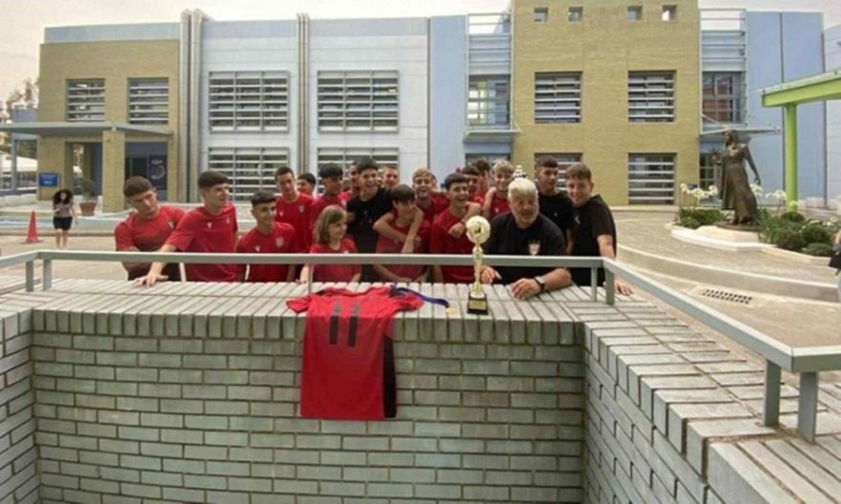 Συγκινητικές στιγμές στο ογκολογικό νοσοκομείο Παίδων με την Παναχαϊκή Κ16 και τον μαχητή Άκη