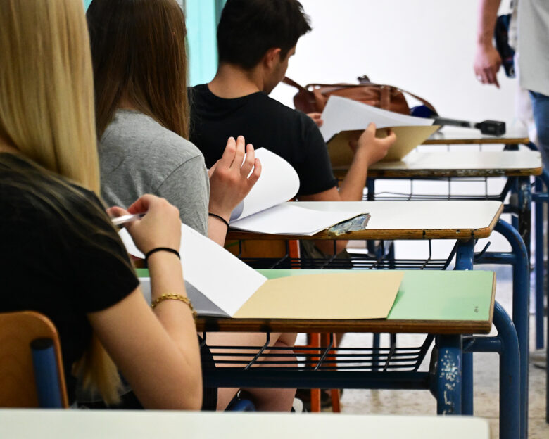Πανελλήνιες 2025 – Χημεία: Θέματα Πανελληνίων και απαντήσεις από το Διακρότημα