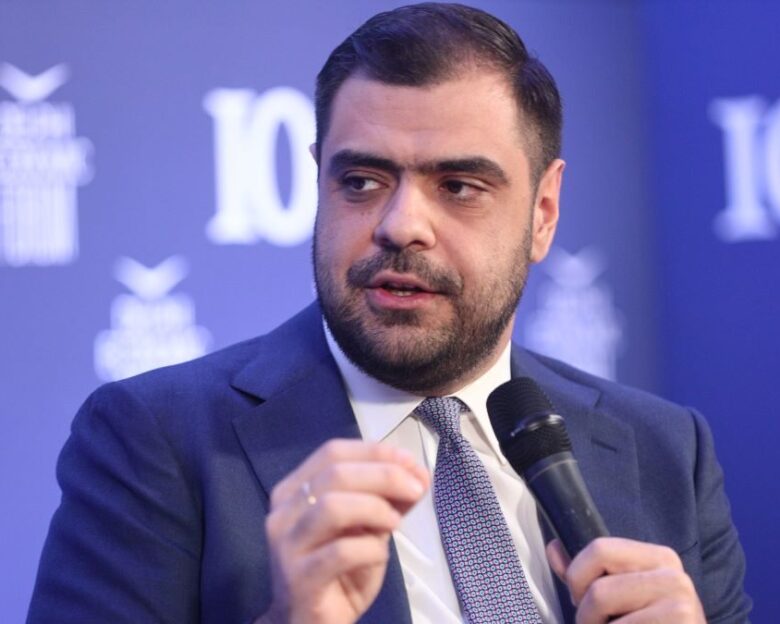 Μαρινάκης: «Πώς ο Τσίπρας που έκανε χιλιάδες νέους να εγκαταλείψουν τη χώρα, ζητάει τα ρέστα από την κυβέρνηση Μητσοτάκη;»