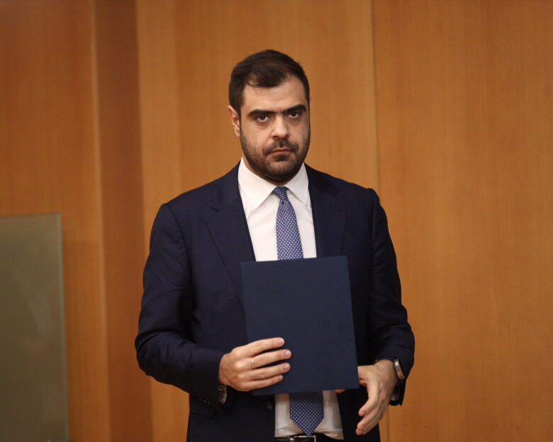 Μαρινάκης για Τσίπρα: Να κάνει όσο rebranding επιθυμεί, αλλά την ιστορία δεν θα την ξαναγράψει – Τασούλας: Άτυπο όργανο το Συμβούλιο Πολιτικών Αρχηγών