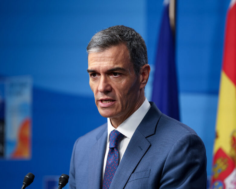 Διπλή βόμβα Τραμπ στη Σύνοδο Κορυφής της ΕΕ –Υπερδιπλάσιες αμυντικές δαπάνες και απειλή για υψηλότερους δασμούς