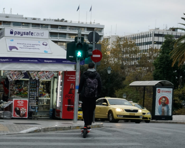 Αλλάζει ο τρόπος φορολόγησης καταστημάτων ψιλικών και περιπτέρων