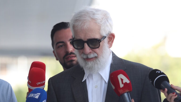 Πέτρος Φιλιππίδης