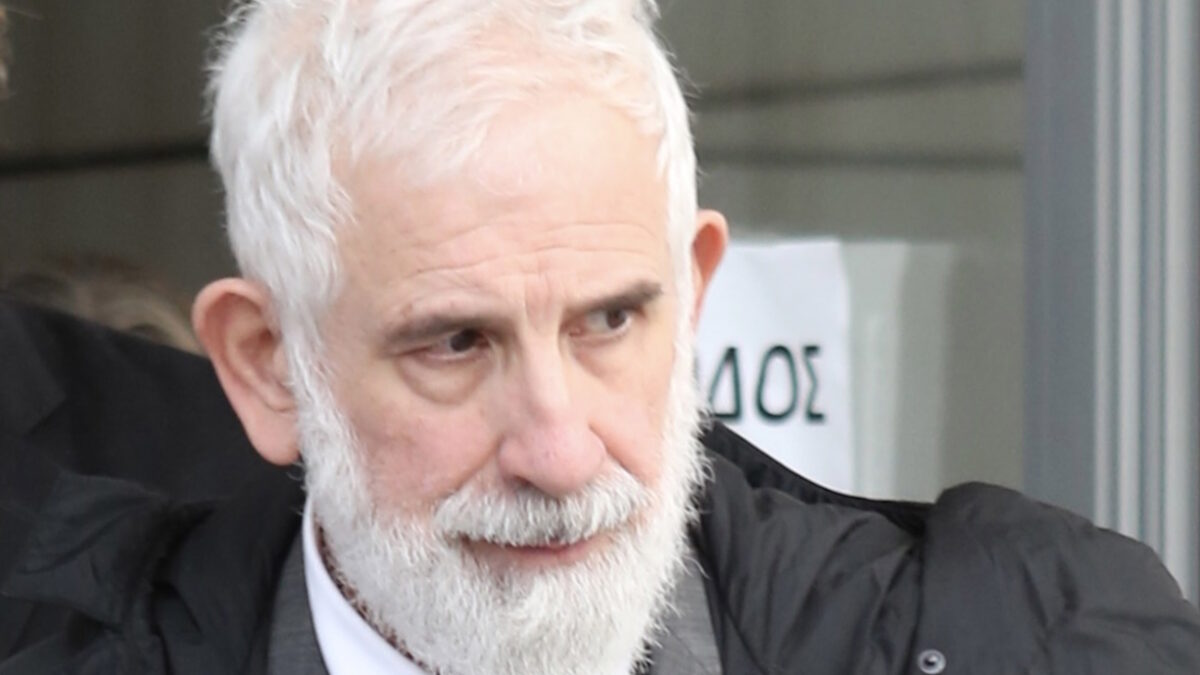 Ο Πέτρος Φιλιππίδης