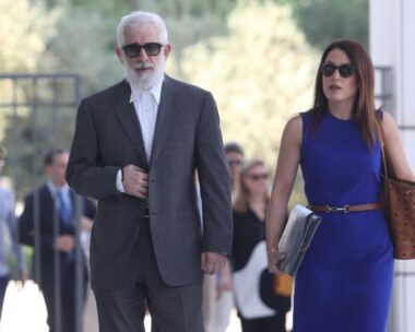 Ο Πέτρος Φιλιππίδης με τη δικηγόρο του