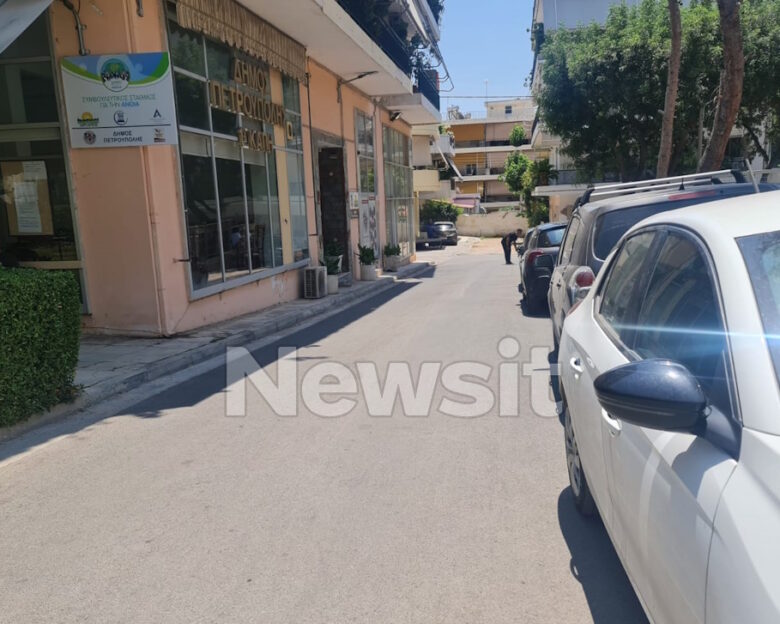 Πετρούπολη: «Μου έριξε γροθιά στο σαγόνι και έπεσα κάτω» – Σοκάρει η περιγραφή της γυναίκας που δέχτηκε επίθεση για προτεραιότητα στον δρόμο
