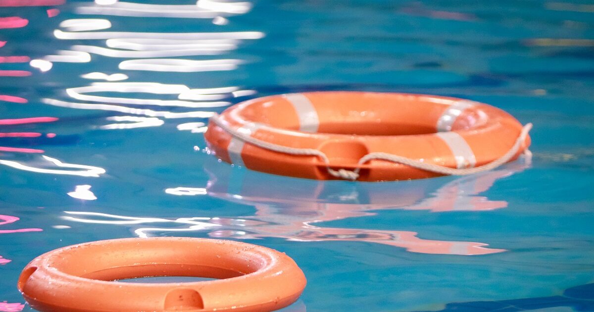 Rhodes: “I was turning to bring the towel” describes the little grandmother who drowned in the pool