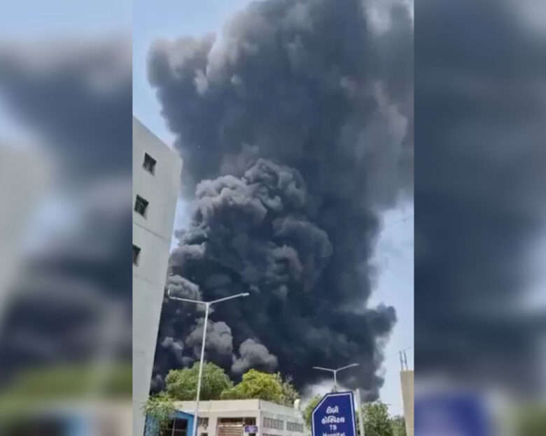 Αεροπορική τραγωδία στην Ινδία: Συνετρίβη αεροπλάνο με 242 επιβαίνοντες