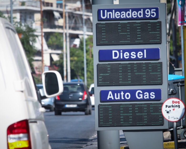 Στο 1,80 ευρώ η αμόλυβδη από το Σάββατο – Στο +20% το φυσικό αέριο, λέει ο πρόεδρος Ένωσης Πρατηριούχων Αττικής