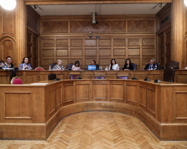 Προανακριτική για Καραμανλή: Αντιδράσεις, αποχωρήσεις και εμπρηστικές δηλώσεις