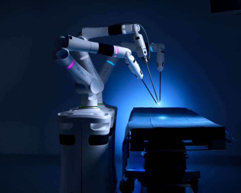 MEDICARE Hellas & Cambridge Medical Robotics (CMR Surgical) ενώνουν τις δυνάμεις τους – Μια νέα εποχή στη Ρομποτική Χειρουργική