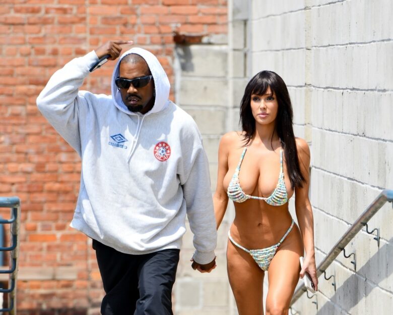 O Kanye West πλήρωσε την Bianca Censori για να φορέσει εσώρουχα από καραμέλες και εκείνη τα έφαγε