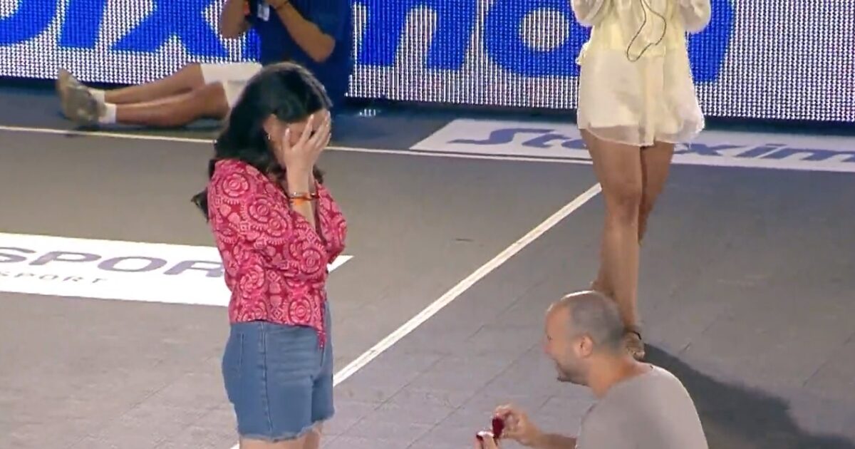Aegean Ball 2025: The marriage proposal in the center of the stadium and the “Let’s take a series” by Eleanna Christinakis