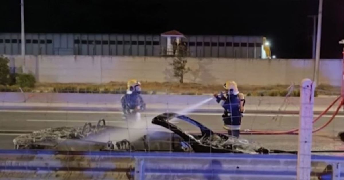 “A car hit my sister on the leg, he was very scared,” says the firefighter’s brother who was injured in Athens – Lamia during fire extinguishing
