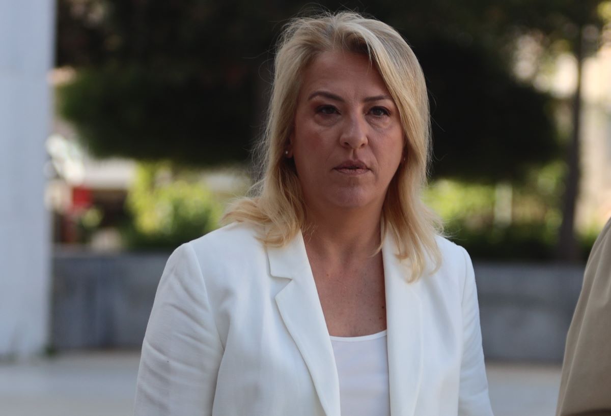 Η Ρένα Δούρου