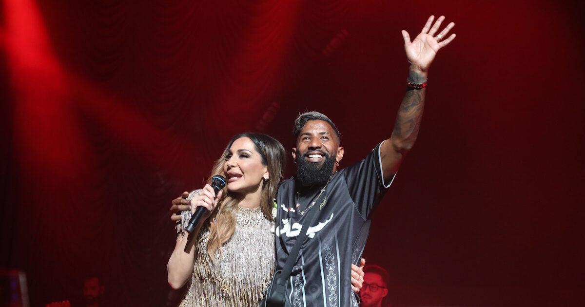 Rodinei was surprised at Despina Vandi at Mad Video Music Awards 2025